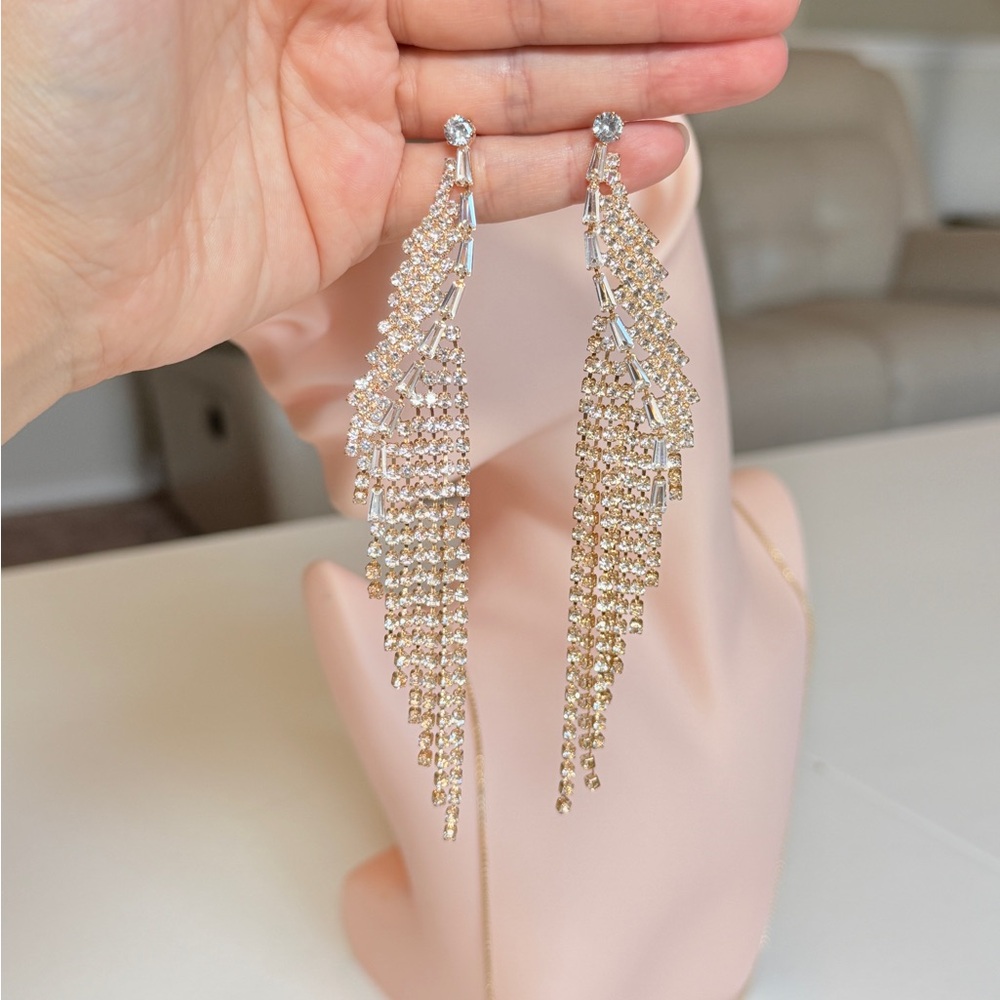 Elegant Gold Crystal Cascade Drop Earrings - Sparkling Evening Jewelry